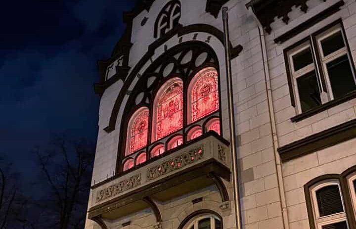 Orange Day: historische Fenster im Rathaus Haan